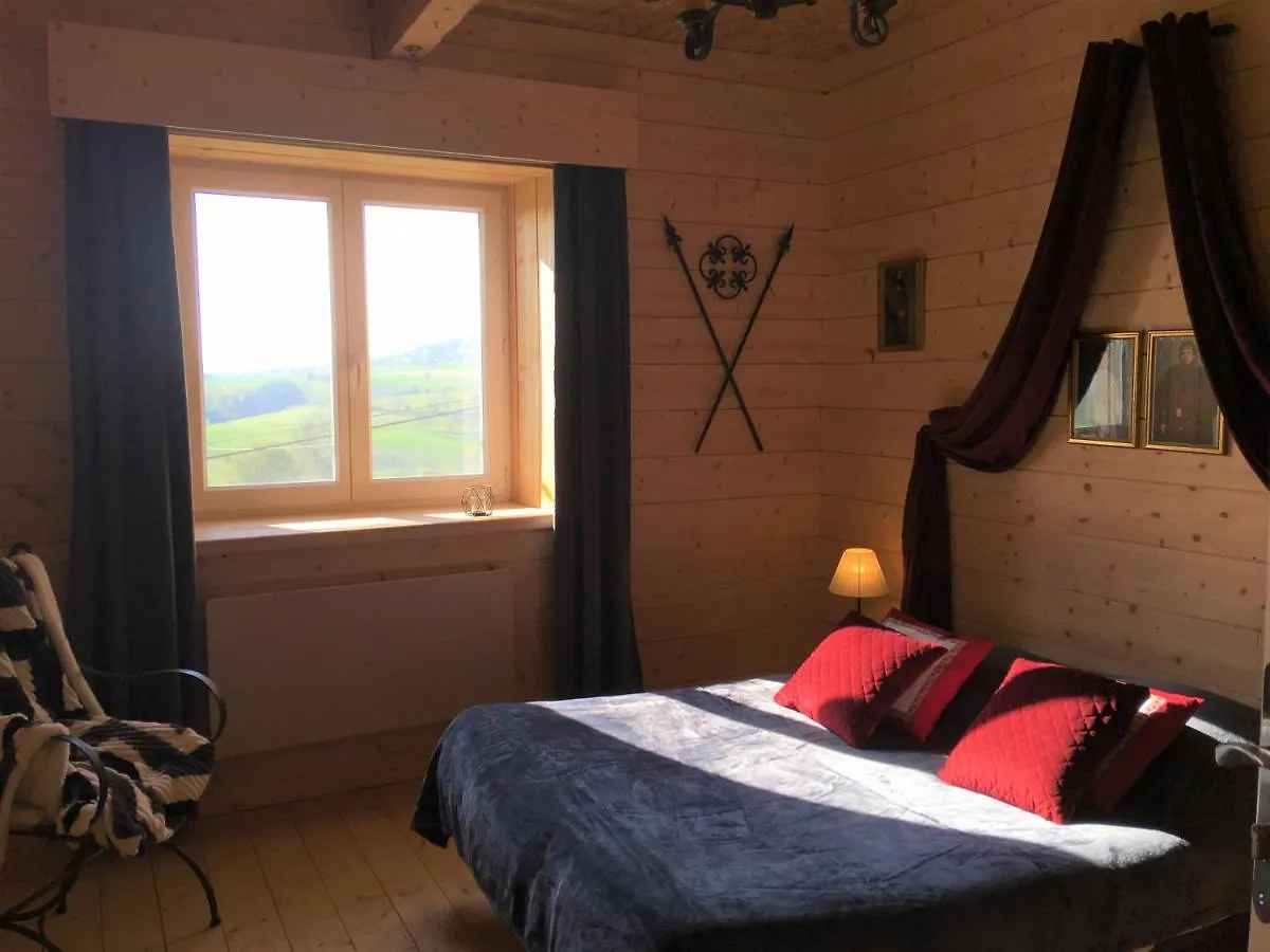 Pierre De Lune Larajasse Bed & Breakfast